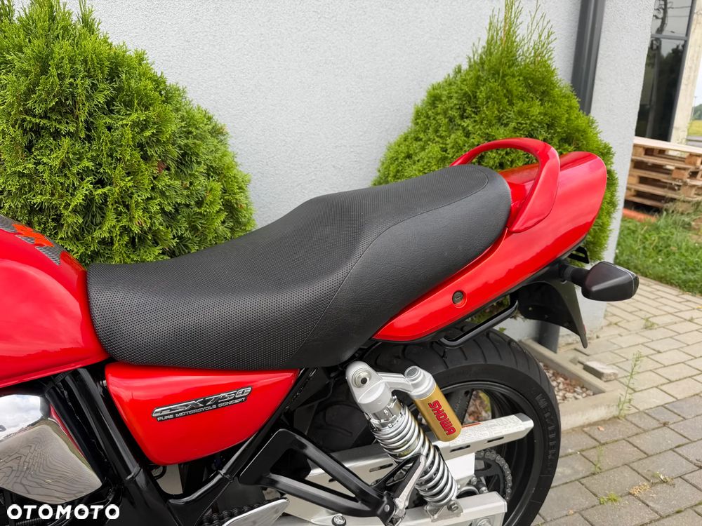 Suzuki GSX - 37