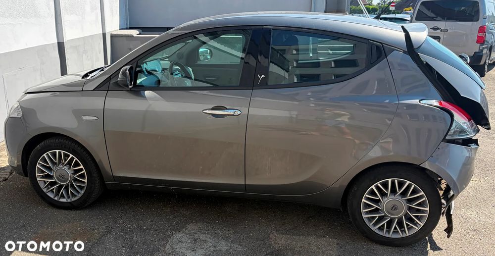 Lancia Ypsilon 1.2 8V Gold - 34