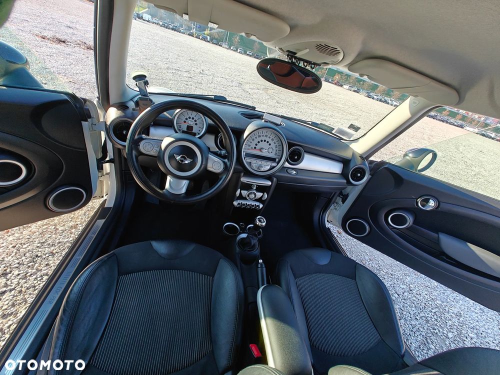 MINI Cooper Standard - 26