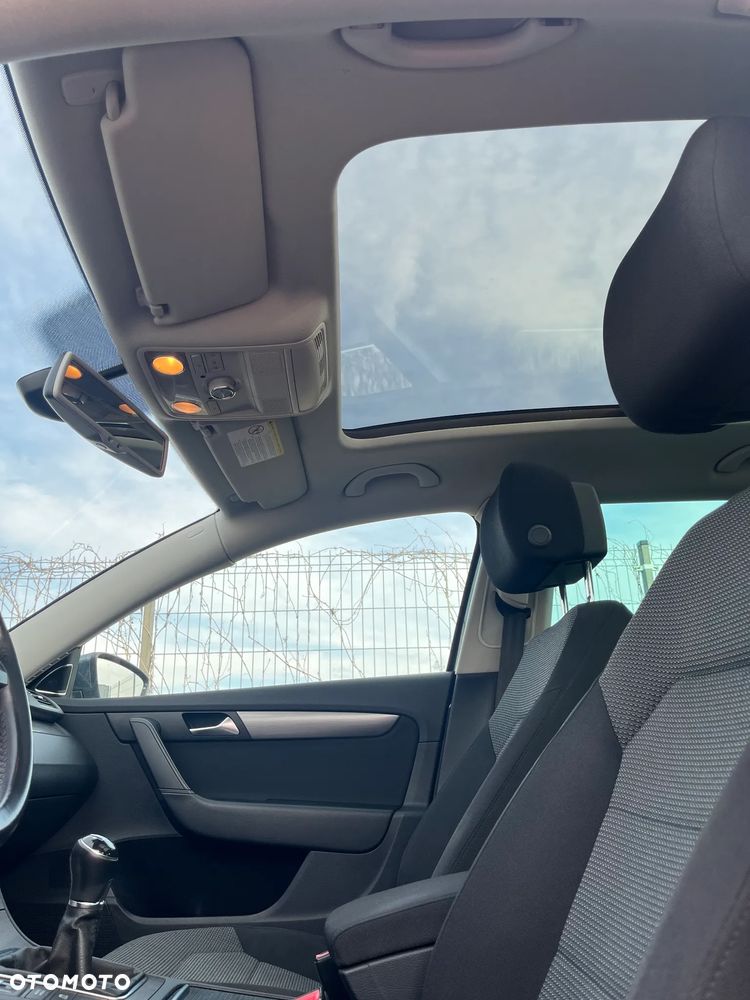 Volkswagen Passat 2.0 TDI Comfortline - 9