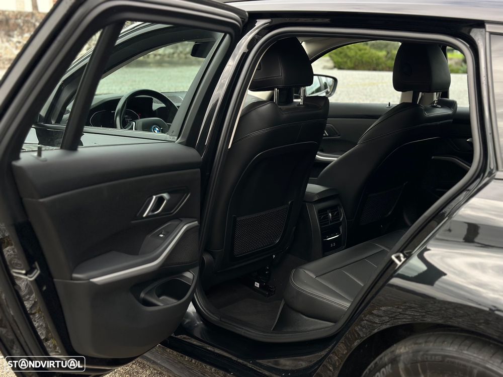 BMW 330 e Aut. Luxury Line - 26