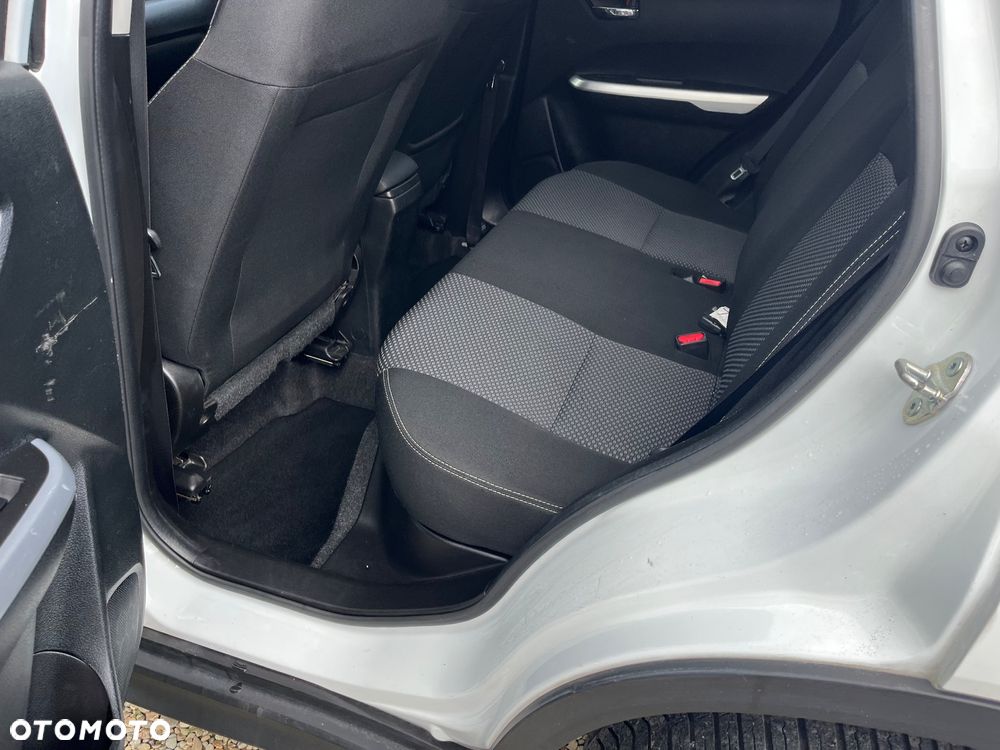 Suzuki Vitara 1.6 Comfort 2WD - 11