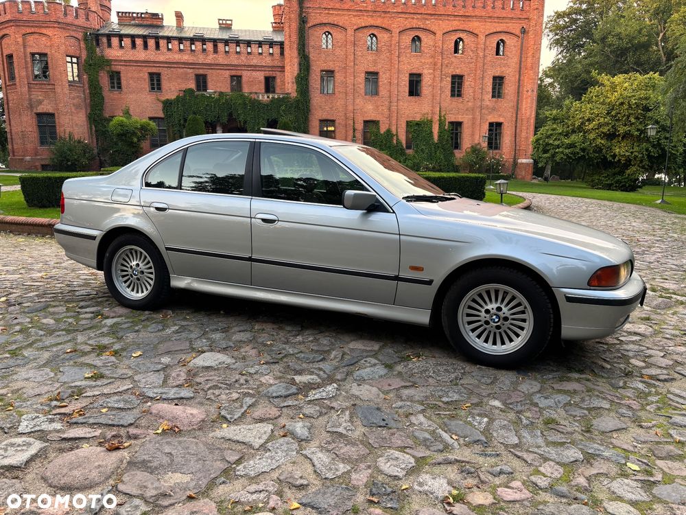 BMW Seria 5 520i - 4