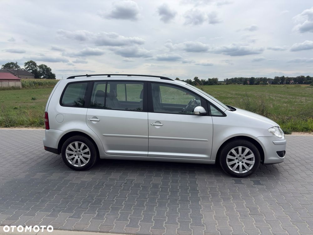 Volkswagen Touran 2007 photo 3