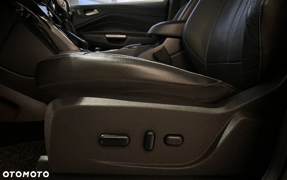 Ford Kuga 2.0 TDCi 4x4 Titanium - 24