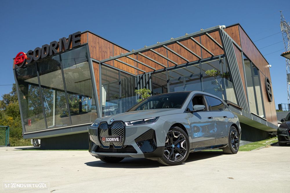 BMW iX xDrive 40 Pack Desportivo - 2
