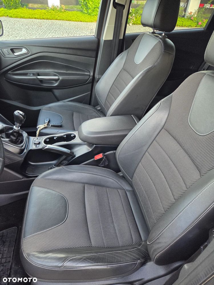 Ford Kuga 2.0 TDCi 4x4 Titanium - 16