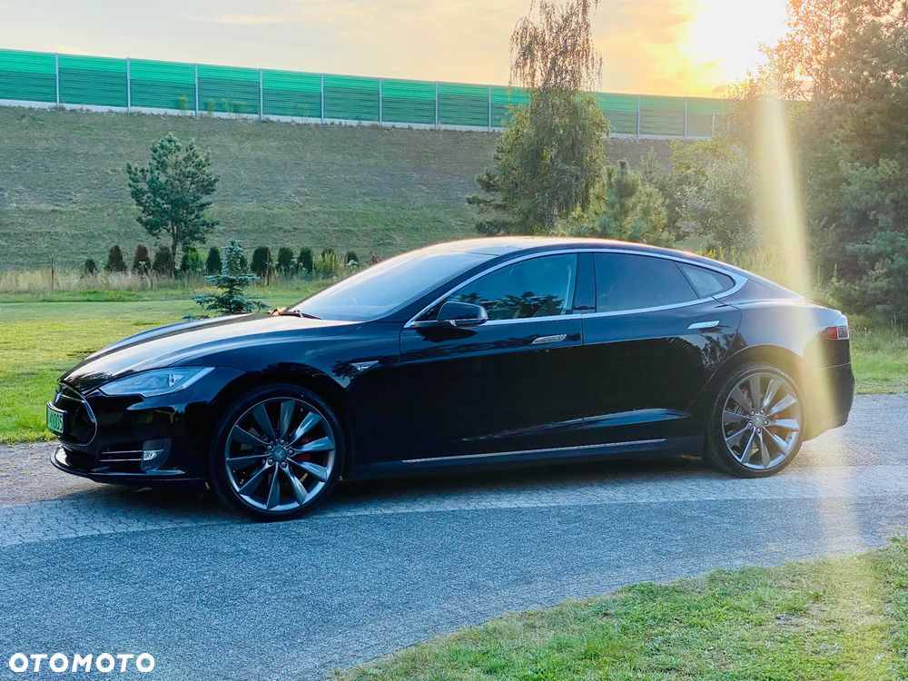 Tesla Model S Performance - 21