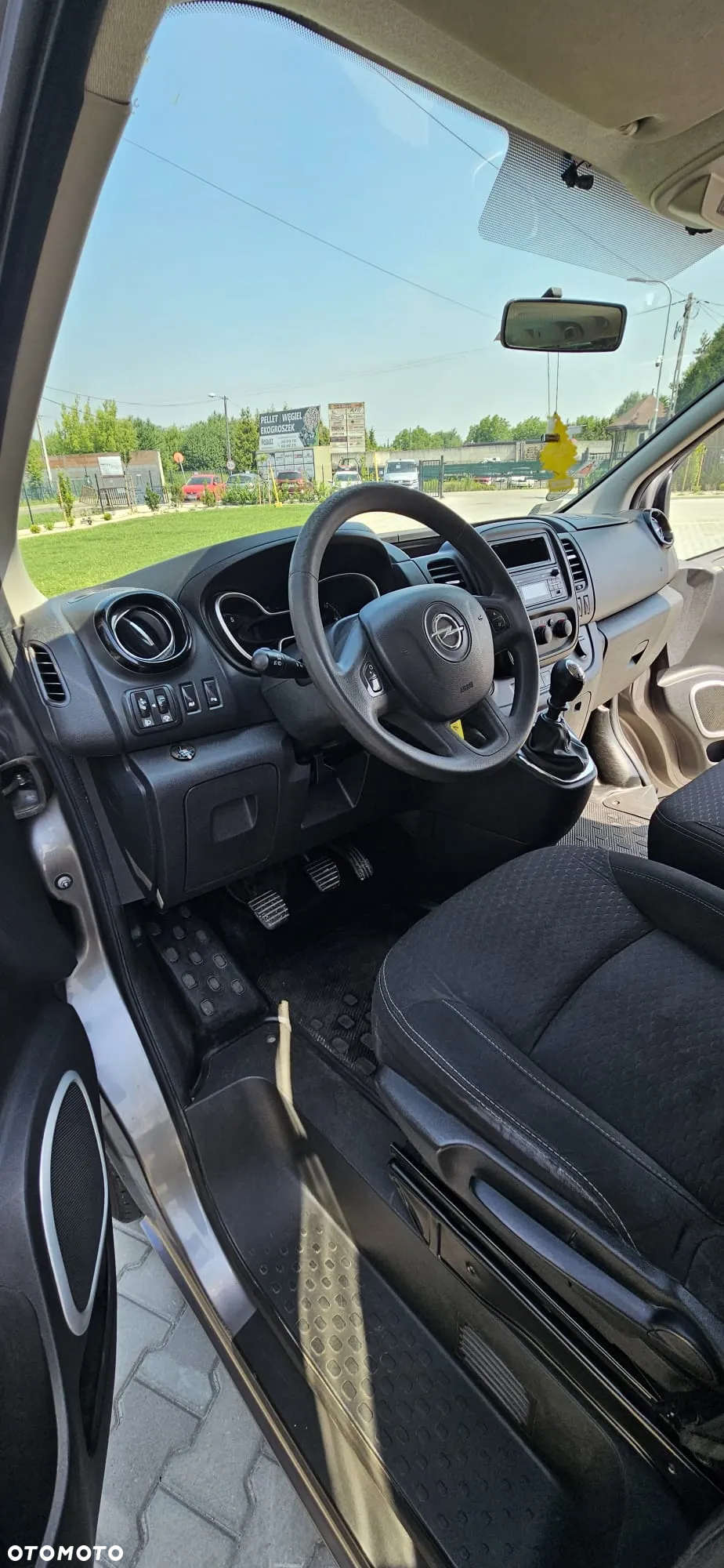 Opel Vivaro - 8