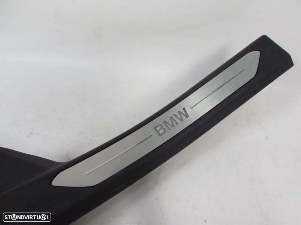 Rodapé da Porta Direito/Trás Seminovo/ Original BMW X5 (G05) 51477442162 - 2