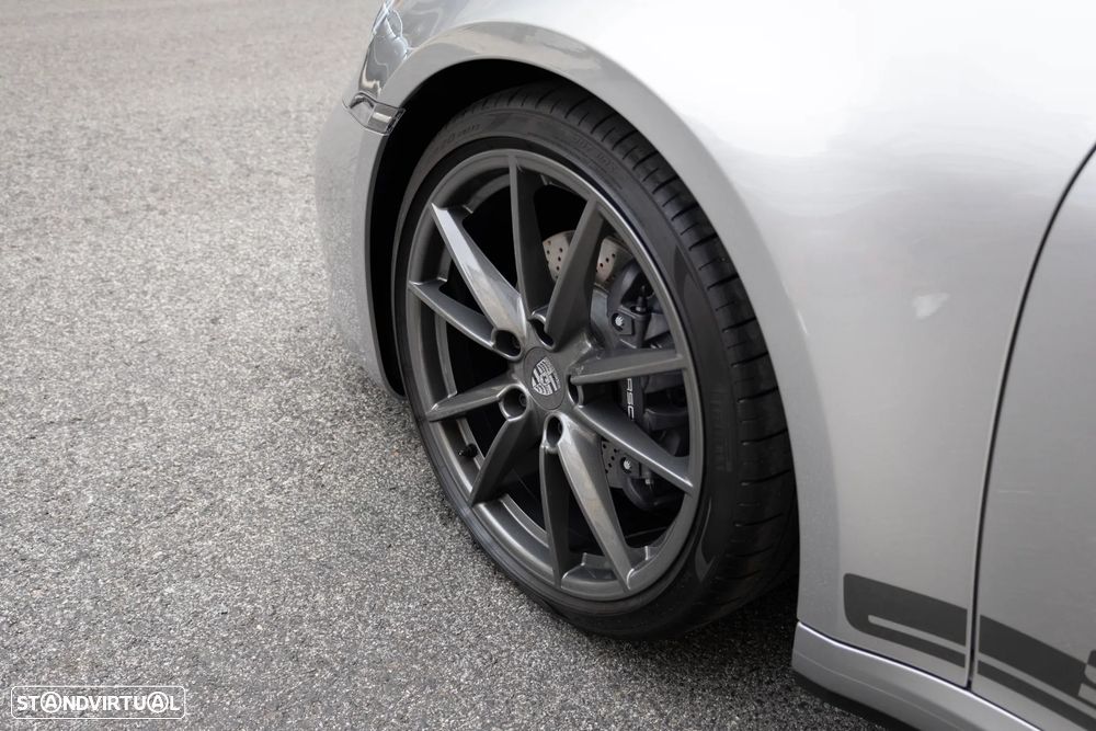 Porsche 911 (992) 2023 photo 4