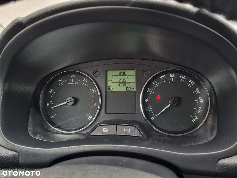 Skoda Fabia 1.2 TSI FAMILY - 17