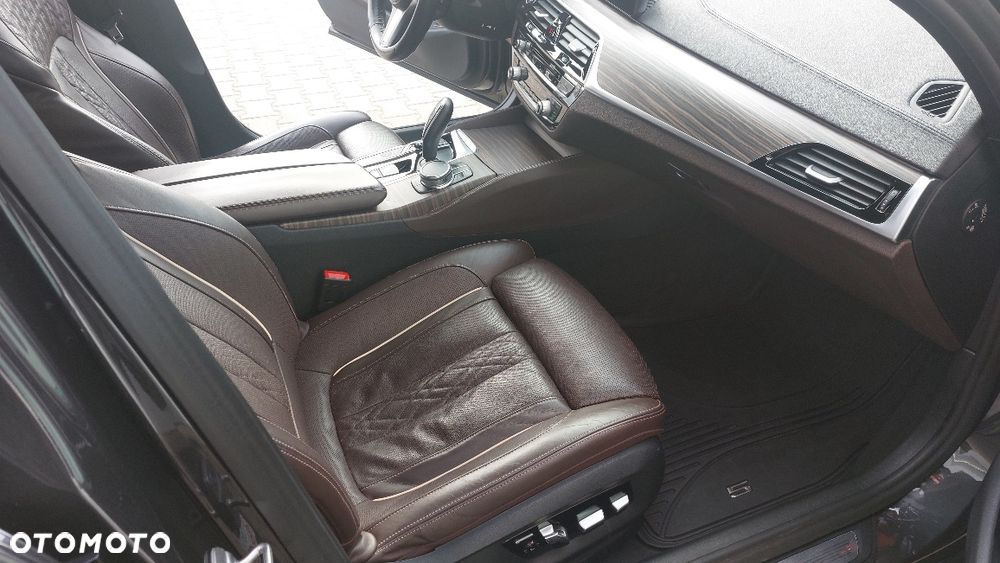 BMW Seria 5 540i xDrive Luxury Line - 11