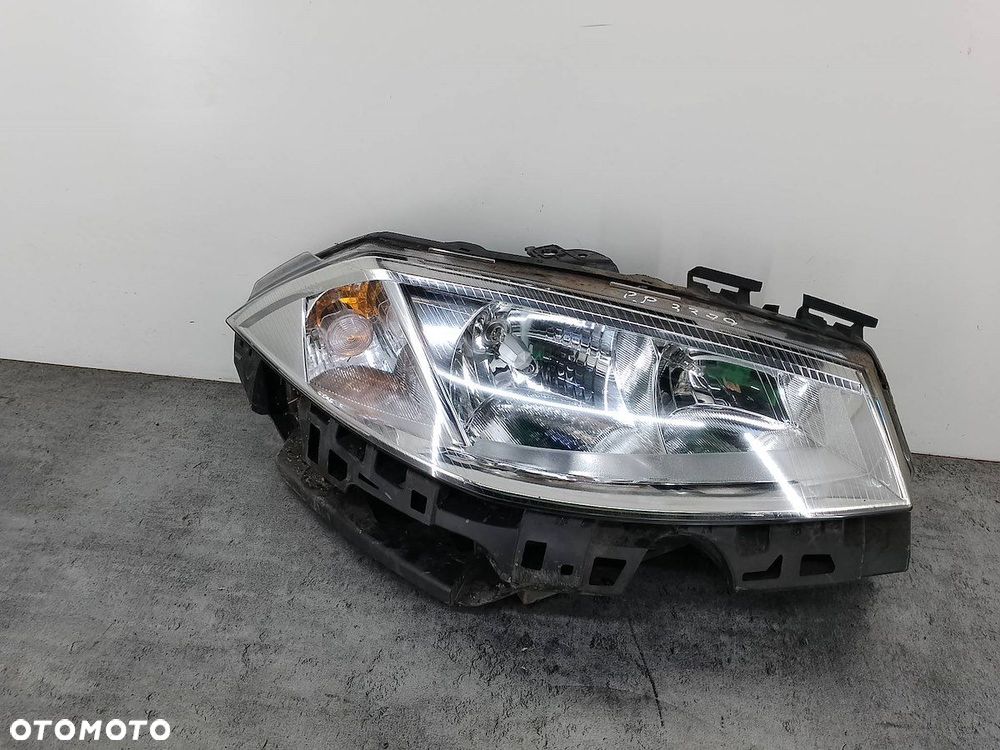 LAMPA PRZÓD PRAWA RENAULT MEGANE II 20-A289 - 10