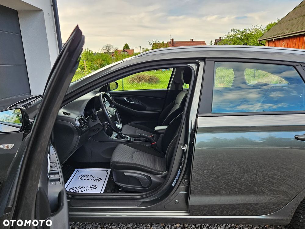Hyundai i30 1.5 DPI Classic + - 12
