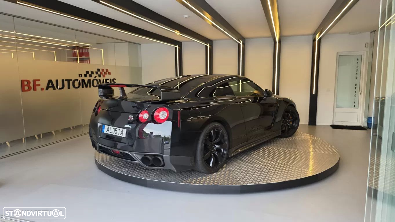 Nissan GT-R - 18