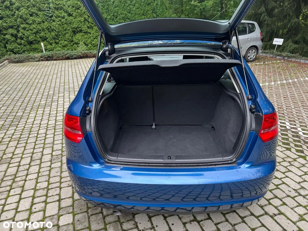 Audi A3 Sportback 1.6 TDI DPF Attraction - 8