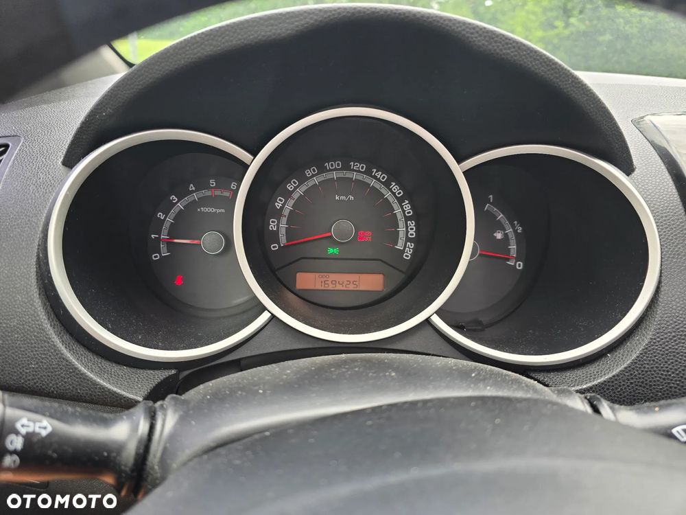 Kia Venga 1.6 CRDi 128 Vision - 19