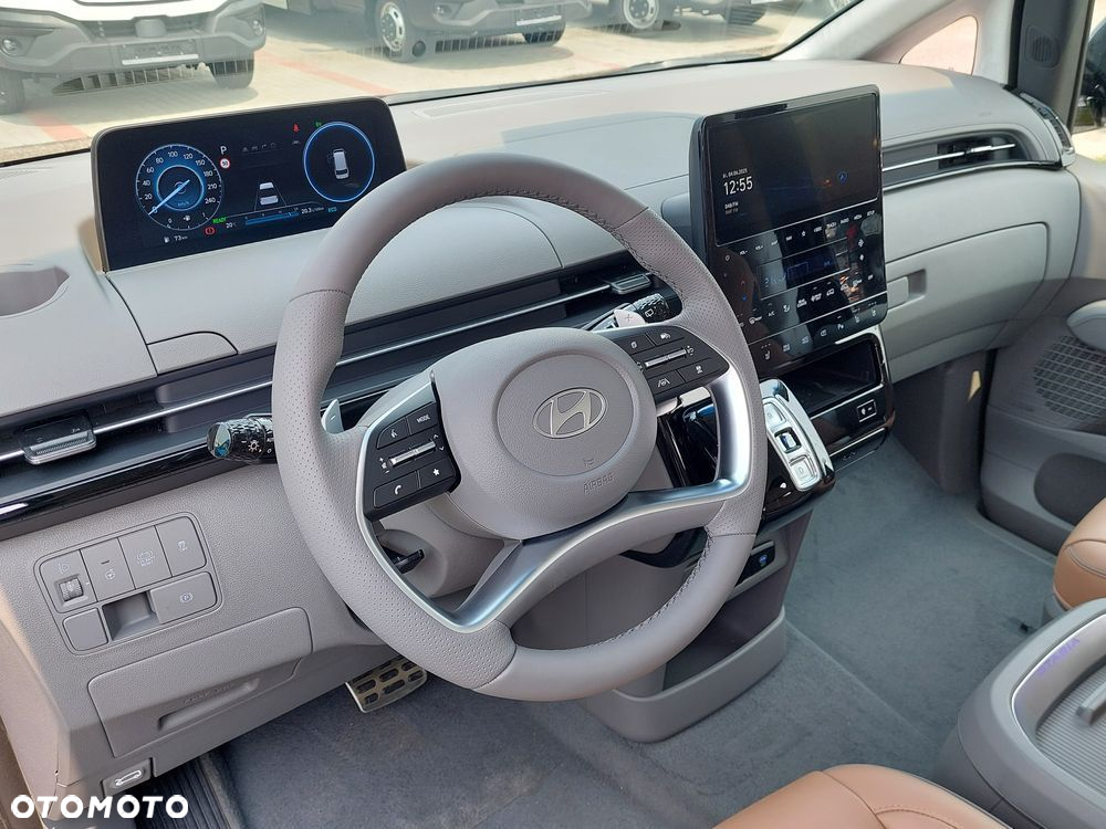 Hyundai Staria 1.6 T-GDI HEV Luxury - 9