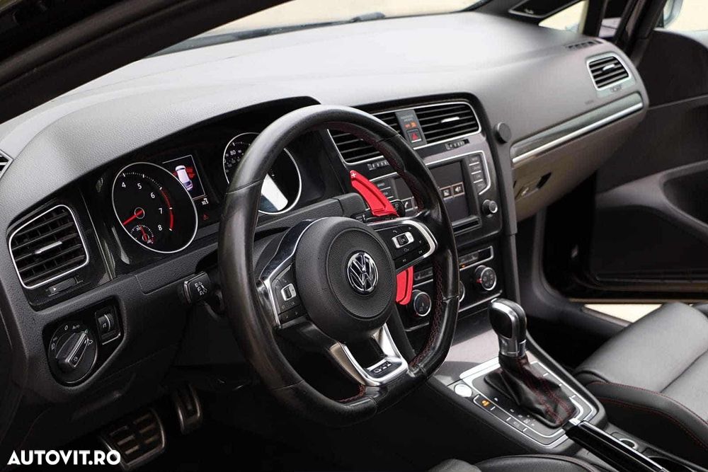 Volkswagen Golf - 10