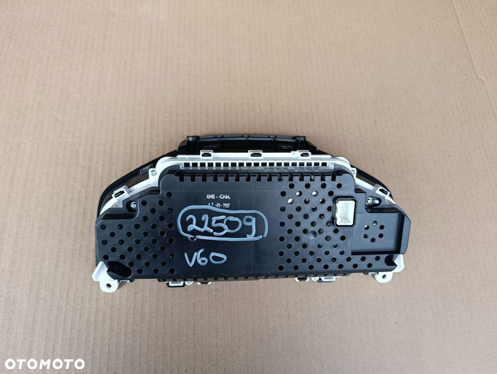 VOLVO V60 2.0 D LICZNIK PRĘDKOŚCIOMIERZ ZEGARY EUROPA 31453091 - 3