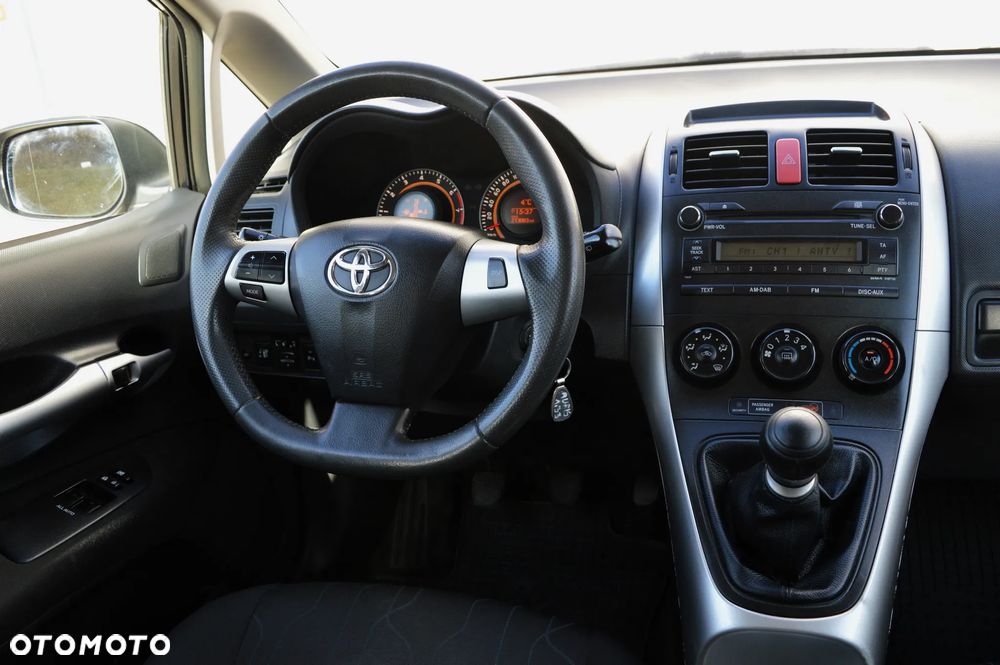 Toyota Auris 1.33 VVT-i Life - 9