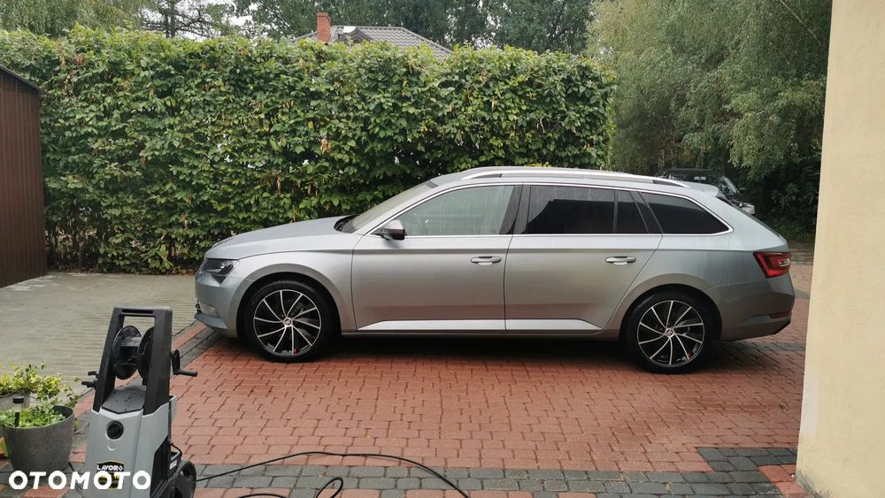 Skoda Superb 2.0 TDI SCR Ambition DSG - 1