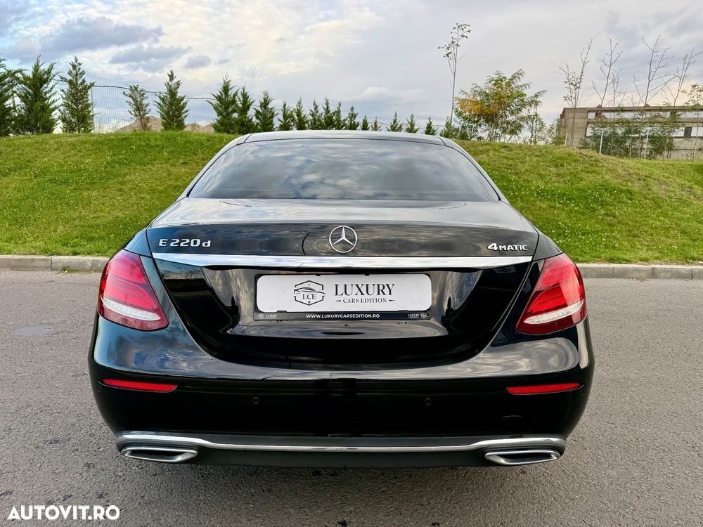 Mercedes-Benz E 220 d 4MATIC Aut. - 11