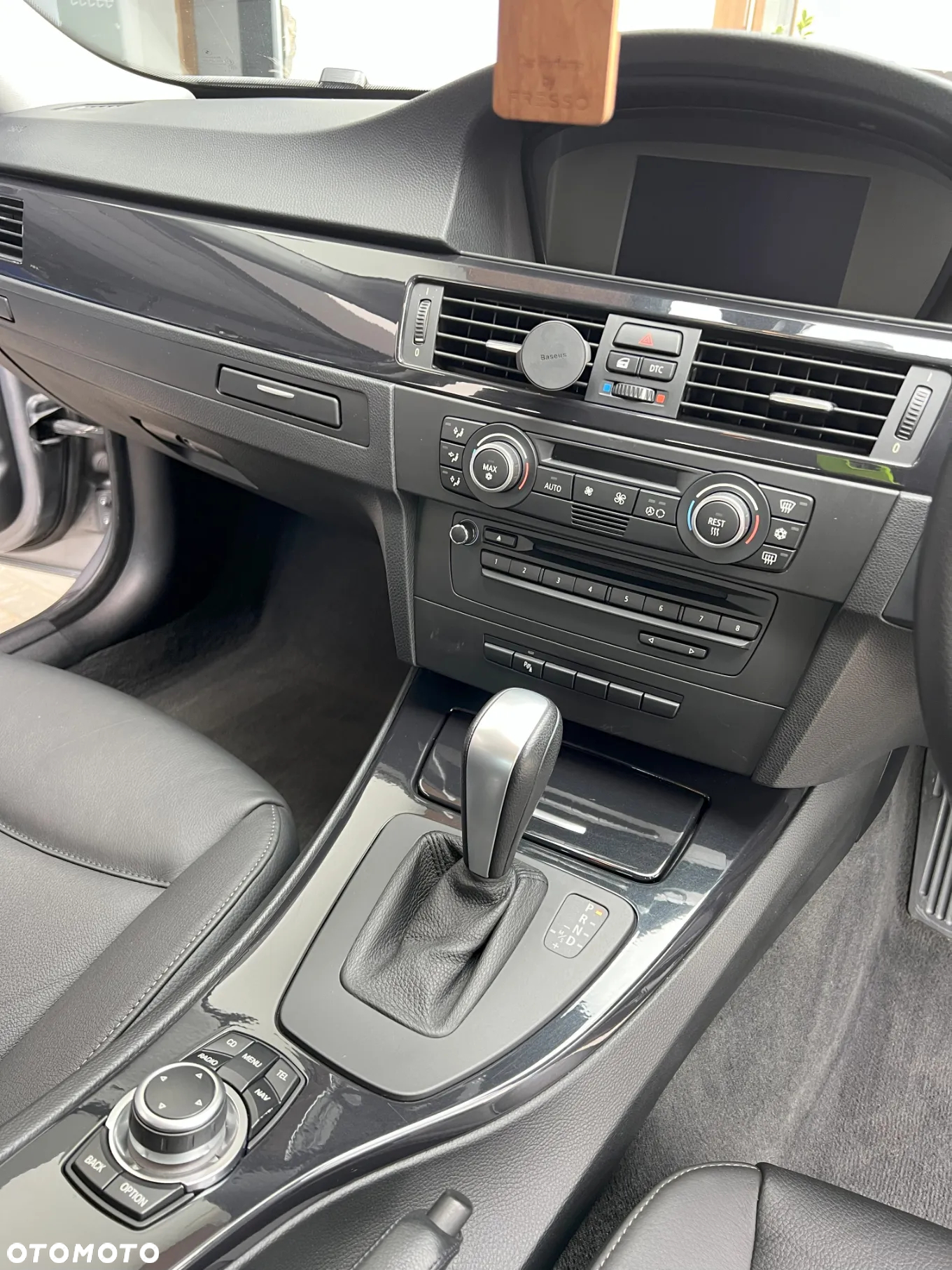 BMW Seria 3 325i Touring - 10