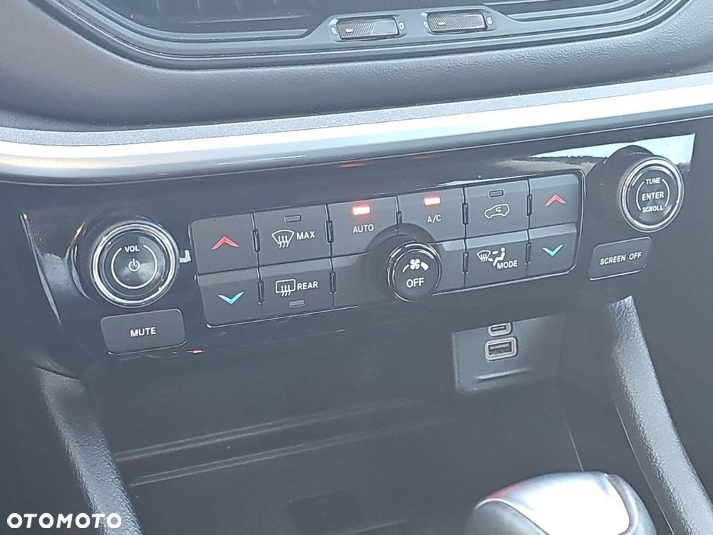 Jeep Compass - 33
