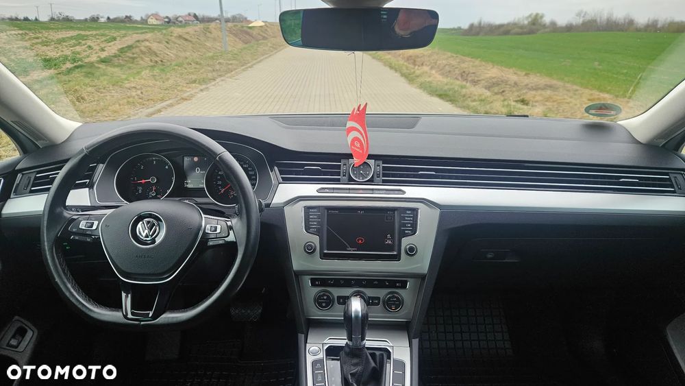 Volkswagen Passat - 19