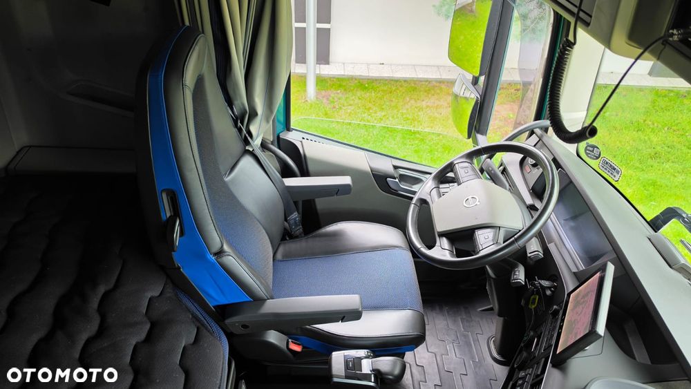 Volvo ///FH500///2023///GLOBETROTTER/// XXL///HYDRAULIKA///FULL LED///VIRTUAL COCPIT///ALUFELGI///KLIMATYZACJA POSTOJOWA///NAWIGACJA///TV///WAGA/// KAMERA///STAN BARDZO DOBRY - 28