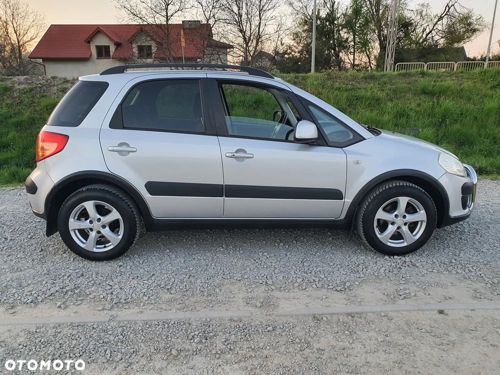 Suzuki SX4 1.6 VVT 4x2 Comfort - 4