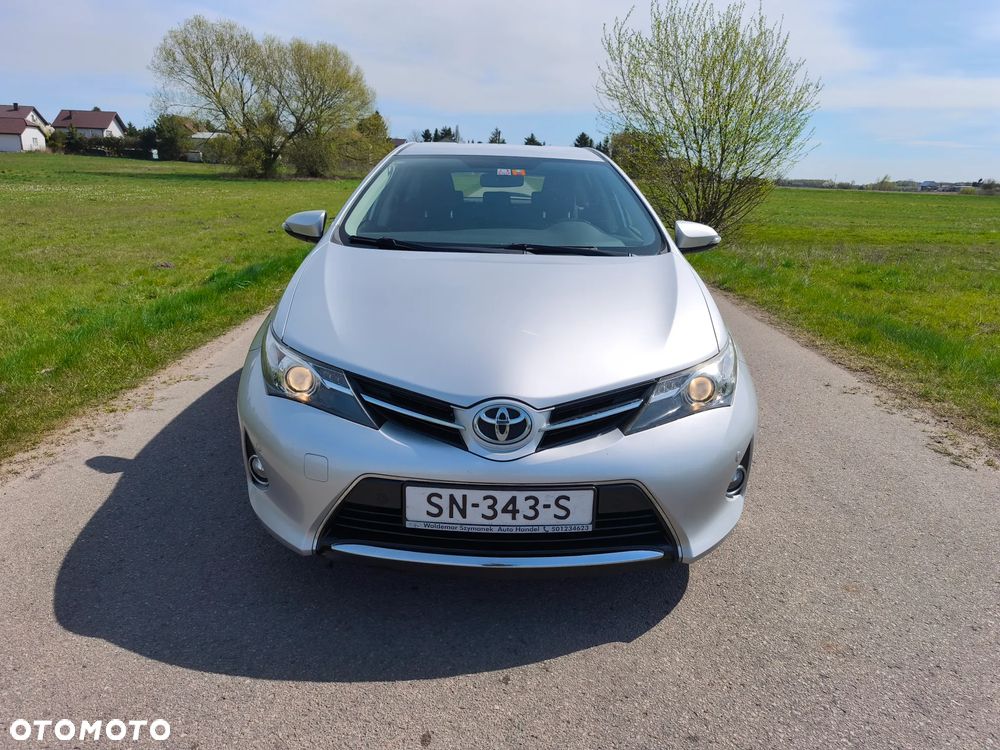 Toyota Auris 1.6 Executive - 2