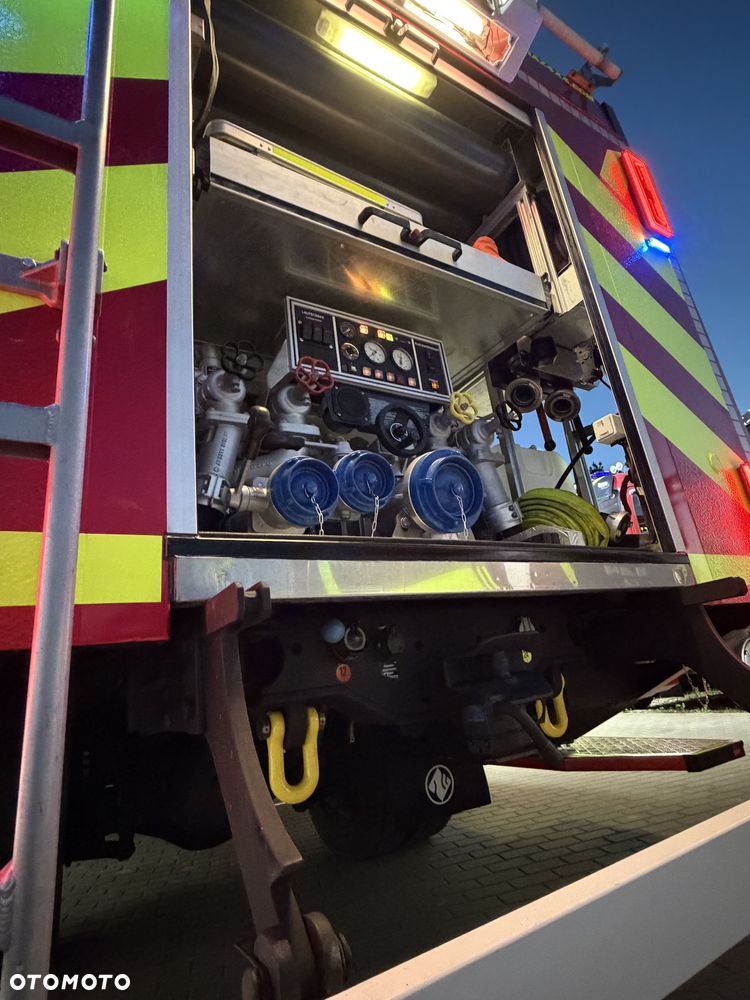 MAN Straż pożarna pojazd pożarniczy wóz strażacki MAN L80 GBA średni terenowy- uterenowiony 4x4 CNBOP 3000l wody + 100l piany reduktor blokady przedniego i tylnego mostu, maszt oświetleniowy - 21
