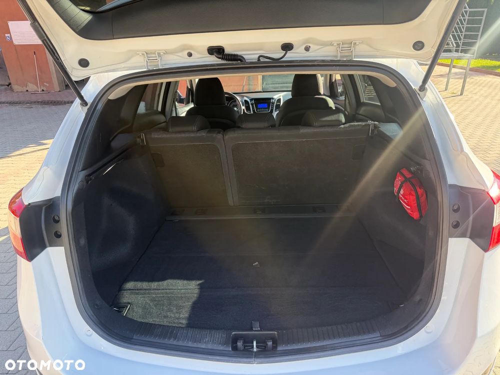 Hyundai i30 blue 1.6 CRDi YES Gold - 16