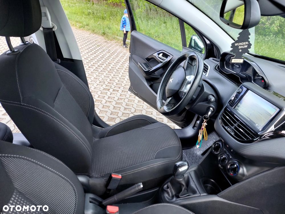 Peugeot 208 PureTech 82 Allure - 14