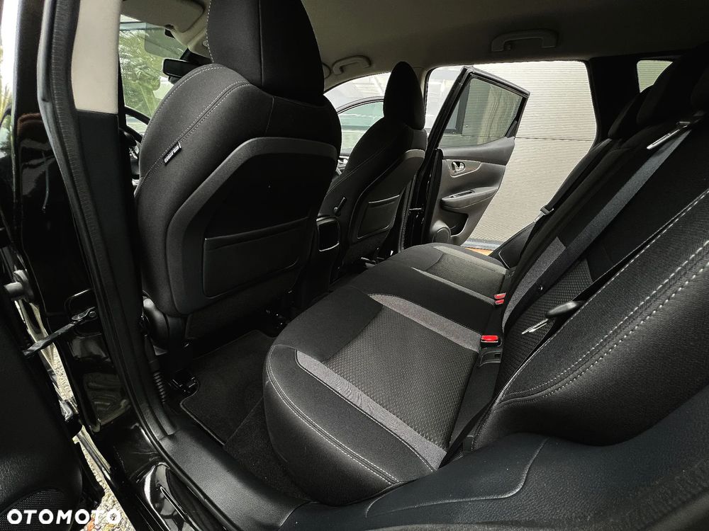 Nissan Qashqai 1.3 DIG-T N-Connecta EU6d - 22