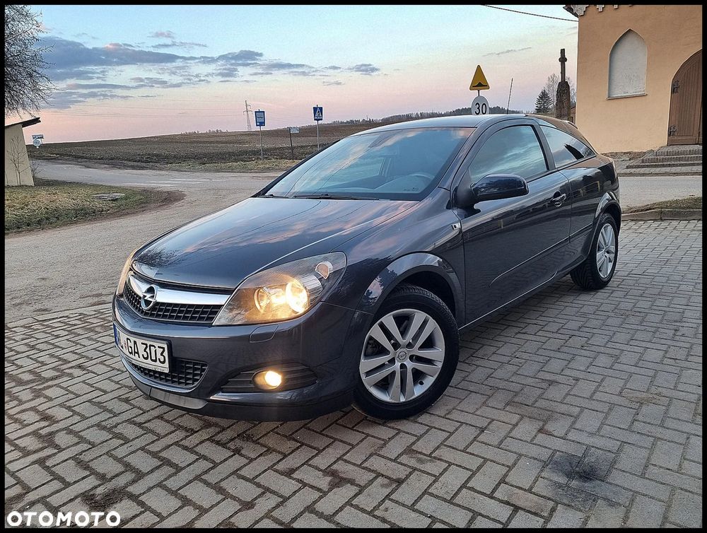Opel Astra 1.6 Turbo Sport - 1