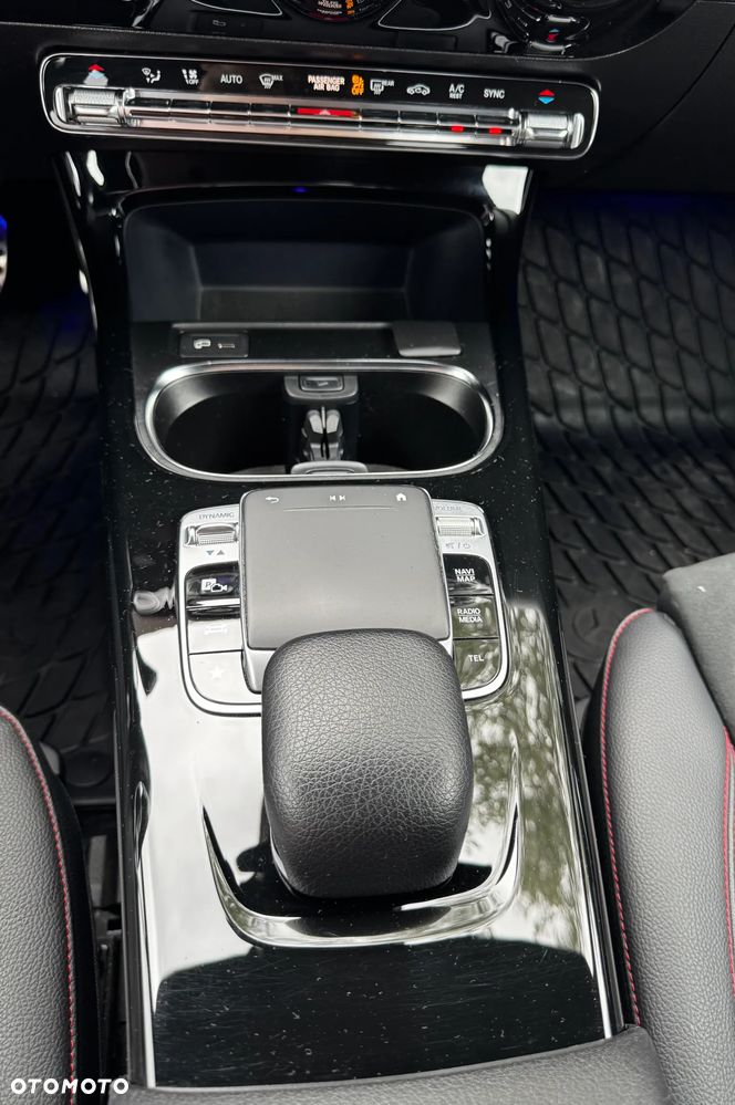 Mercedes-Benz Klasa A 180 d AMG Line 7G-DCT - 17