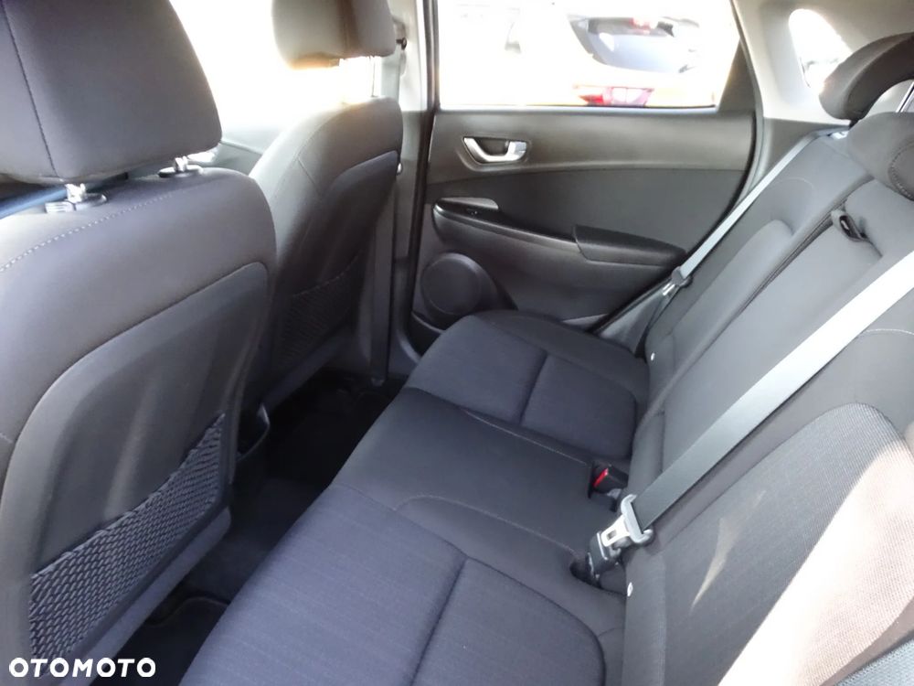 Hyundai Kona - 12