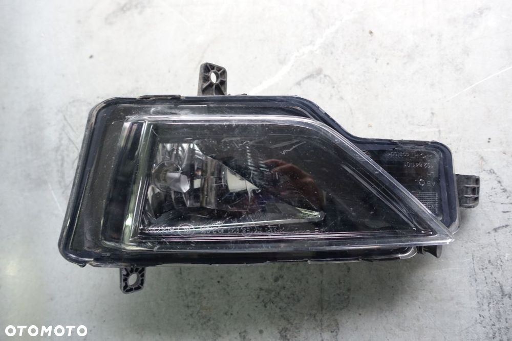 HALOGEN LEWY VW GOLF  SPORTSVAN - 1