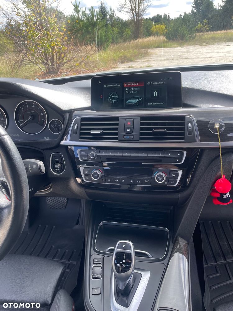 BMW Seria 3 328i xDrive Sport Line - 12