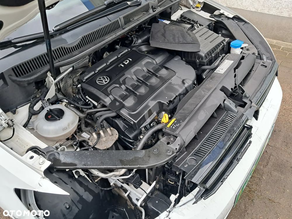 Volkswagen Touran - 17