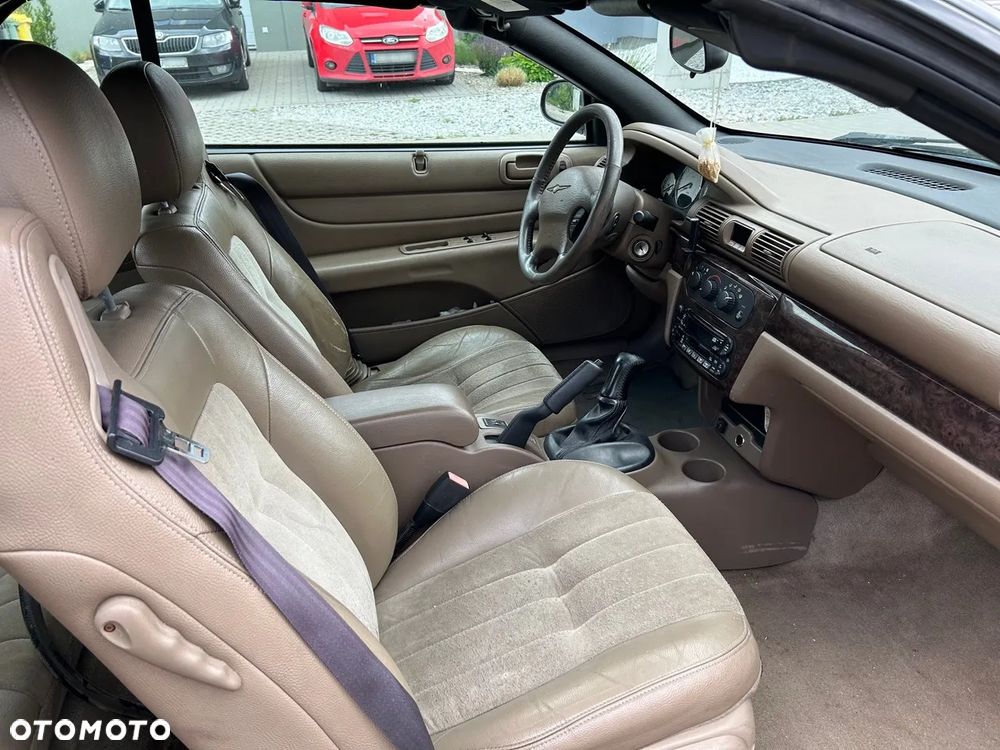 Chrysler Sebring - 10