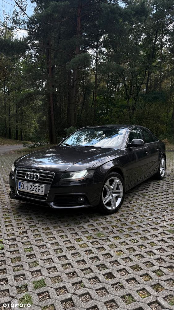 Audi A4 Limousine - 1