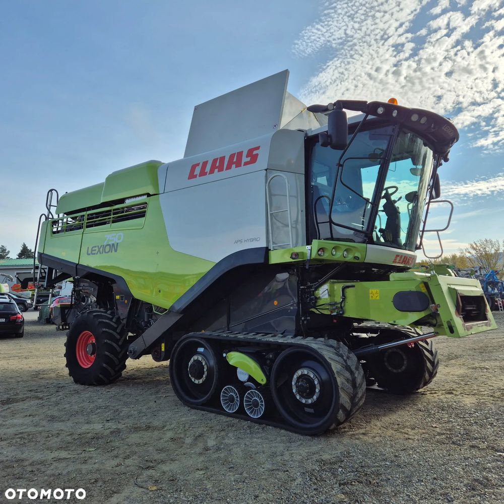 Claas Lexion 750TT z hederem - 31