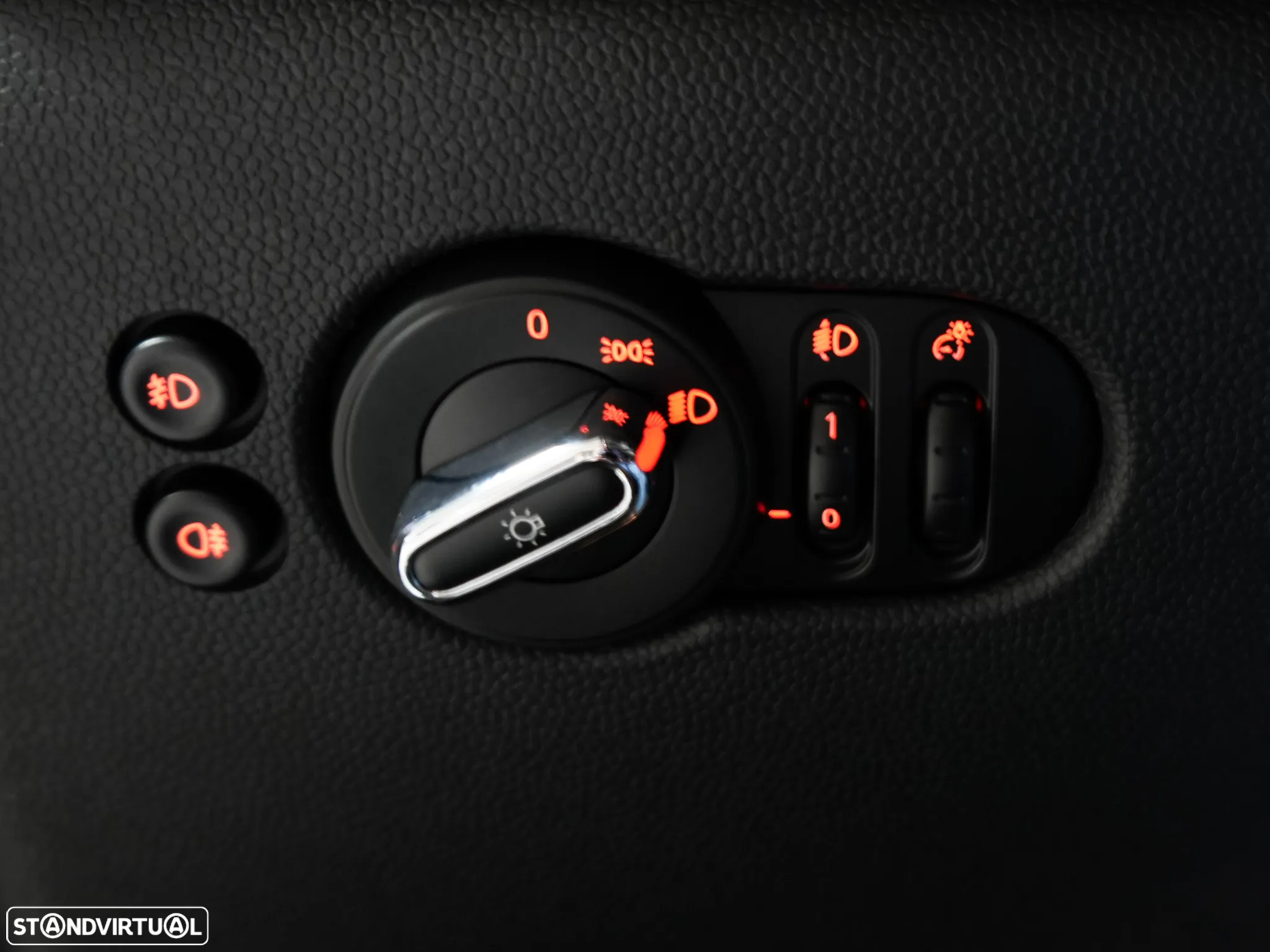 MINI 5 Portas Cooper D Auto - 22