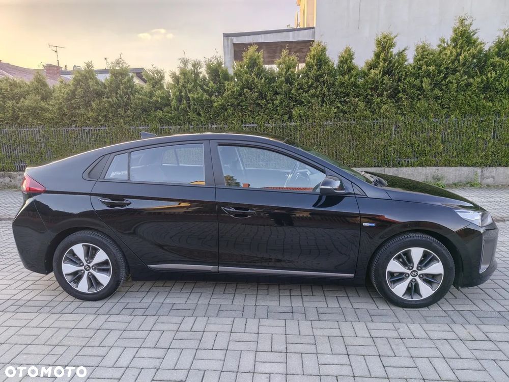 Hyundai IONIQ - 23