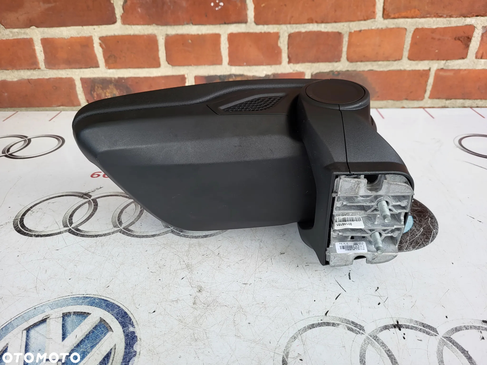 BMW X2 F39 Podłokietnik Schowek tunela środkowego  1264488 - 7
